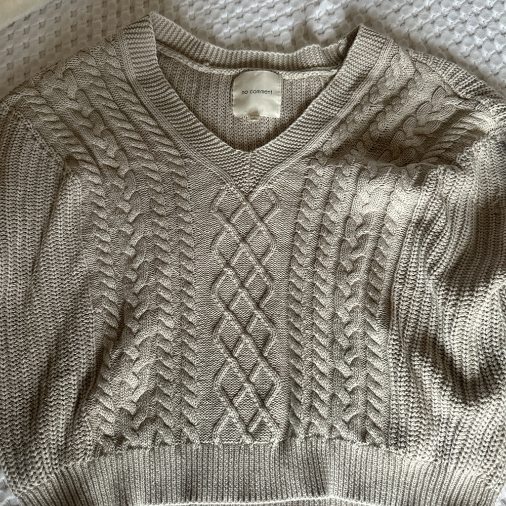 No Comment Women's V-Neck Cable Knit Sweater - Beige